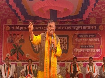 গোমূত্র দিয়ে কুলকুচি করতে কে বললেন কাকে?