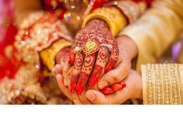 ঘর করতে ছেলেরা যান শ্বশুরবাড়ি, পণের টাকা পান মেয়েরা! জানেন কি দেশের এই মাতৃতান্ত্রিক সভ্যতার বিয়ের কথা?