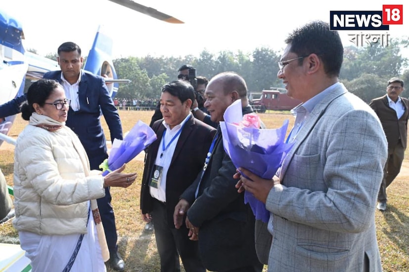 অঙ্কের হিসাবে মেঘালয়ে তৃণমূল এখন প্রধান বিরোধী দল। সামনের নির্বাচনে মেঘালয়ের শাসন ক্ষমতা দখল করতে কার্যত মরিয়া ঘাসফুল শিবির। মেঘালয়ের যুবসমাজকে আকৃষ্ট করতে ইতিমধ্যেই MYE ও WE কার্ডের কথা ঘোষণা করেছে তৃণমূল। আনা হচ্ছে লক্ষ্মীর ভাণ্ডারের মতো প্রকল্পও। 