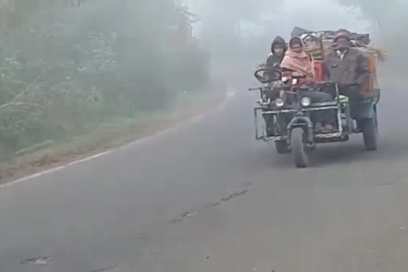 সকাল থেকেই আকাশ ছিল রোদ ঝলমলে। এ সপ্তাহে আবহাওয়া দফতরের তরফ থেকে বৃষ্টির পূর্বাভাস দিলেও বর্তমানে আকাশ ঝলমলে থাকায় বৃষ্টির কোন সম্ভাবনা নেই। আবহাওয়া দফতর সূত্রে জানা গিয়েছে, চলতি সপ্তাহে জেলায় বিক্ষিপ্ত বৃষ্টিপাতের সম্ভাবনা ছিল।