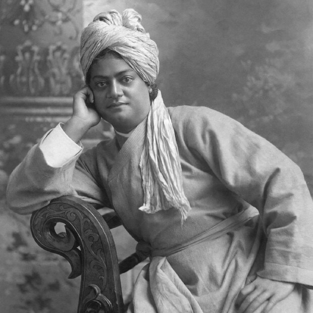 ১২ জানুয়ারি স্বামী বিবেকানন্দের জন্মদিবস। ১২ জানুয়ারি জাতীয় যুব দিবস হিসেব পালিত হয় গোটা দেশে। ১৮৬২ সালের ১২ জানুয়ারি জন্মগ্রহণ করেছিলেন স্বামীজি। 