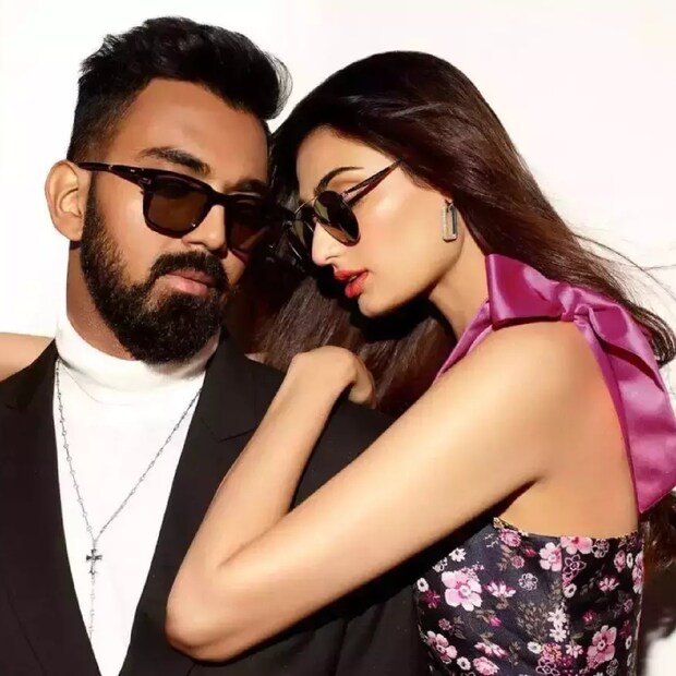 রাহুল প্রথমে অস্ট্রেলিয়ার বিরুদ্ধে টেস্ট এবং তারপর ওয়ানডে সিরিজে খেলবেন। এর পর ইন্ডিয়ান প্রিমিয়ার লিগের নতুন মরশুমে খেলবেন তিনি। প্রতিটি খেলোয়াড় একটি টেস্ট ম্যাচ খেলার জন্য ১৫ লাখ টাকা ম্যাচ ফি পান। একই সঙ্গে ওয়ানডের জন্য দেওয়া হয় ৬ লাখ টাকা। গুজরাট টাইটান্স কেএলকে ১৭ কোটি টাকায় দলে নিয়েছে। ফলে আপাতত তাঁর অর্থ উপার্জনের সুযোগ রয়েছে।