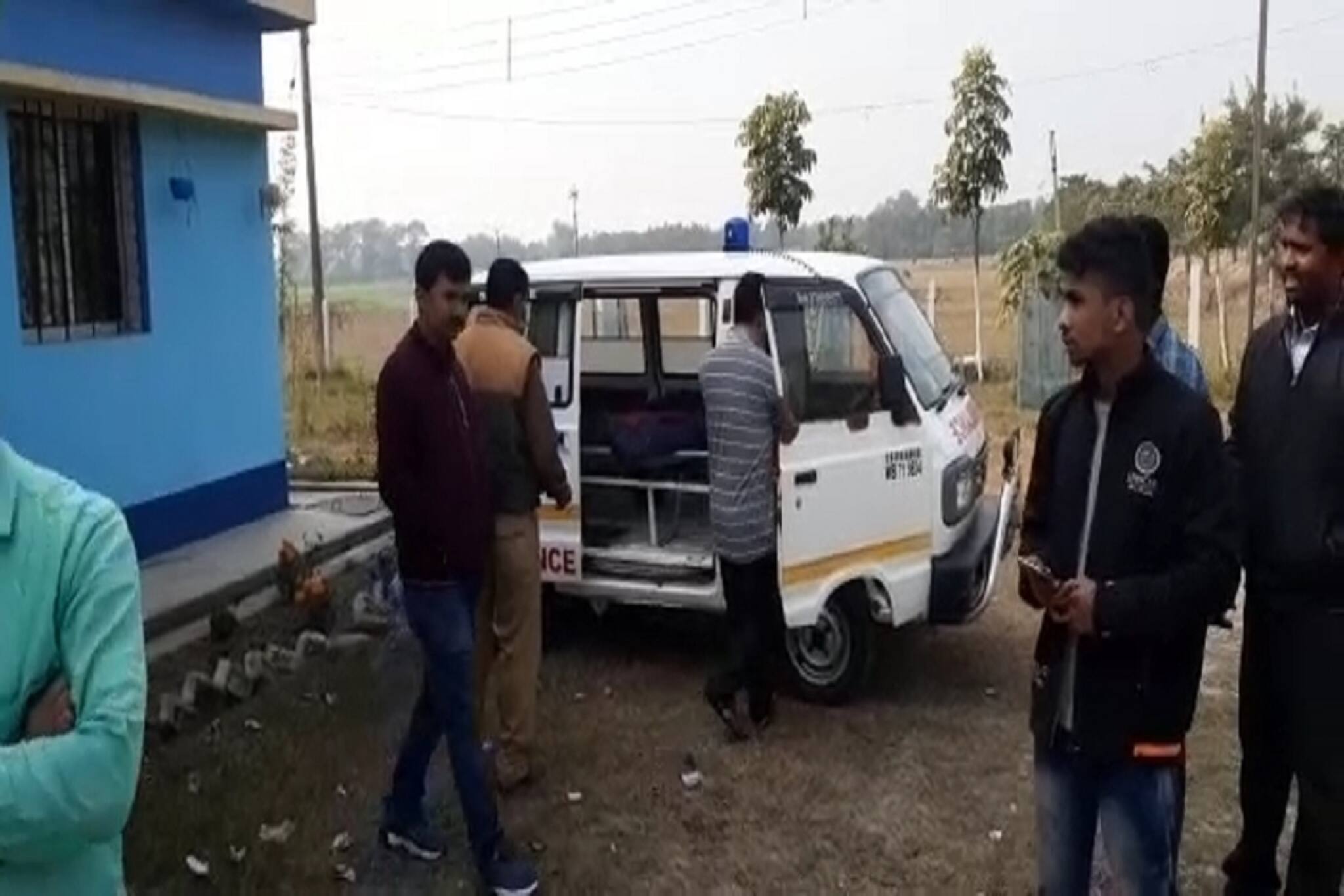 রাতের ঘন কুয়াশার মধ্যে দিয়ে ছুটছিল বাইক, হঠাৎ এ কী হল!