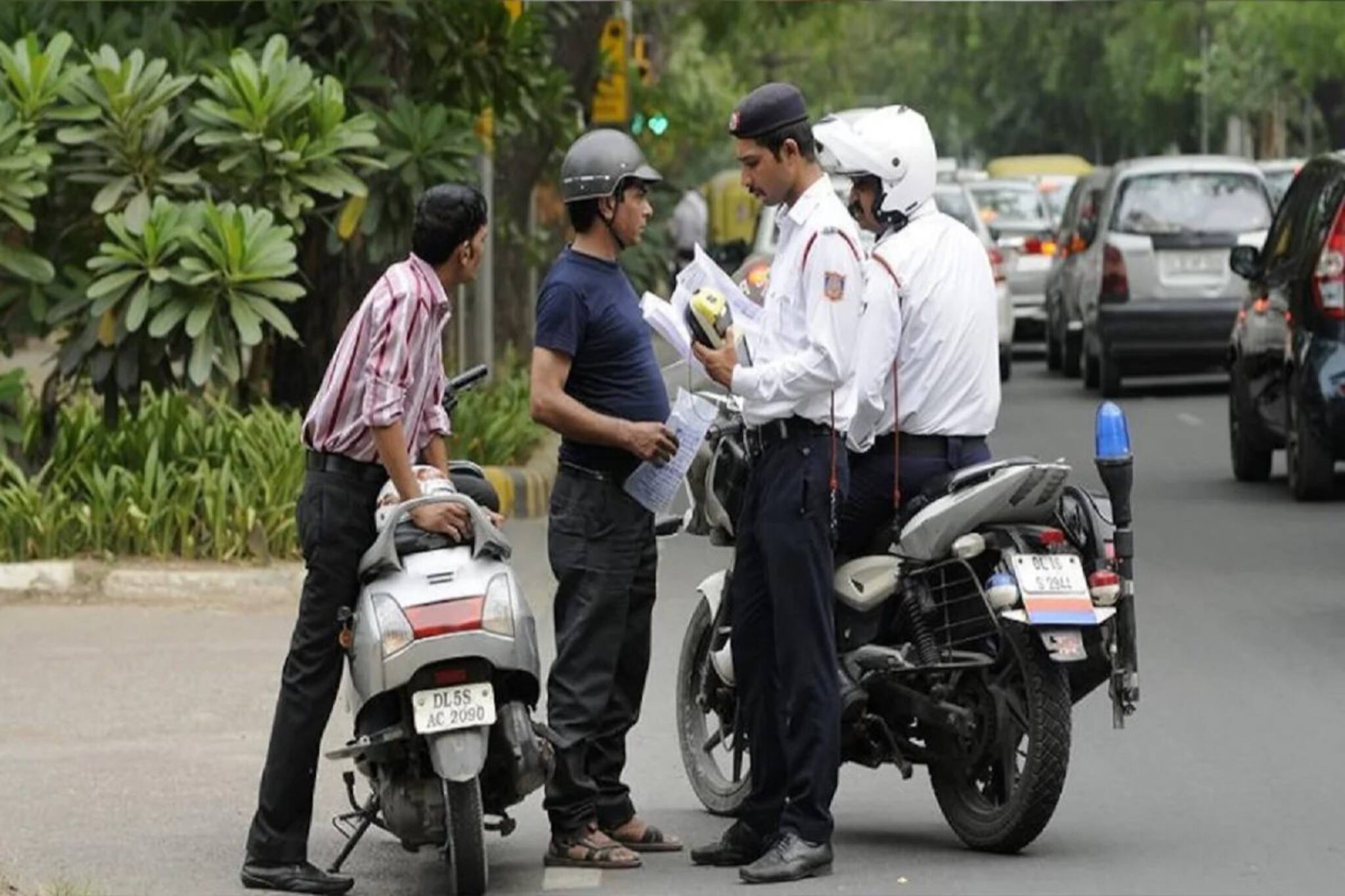 এই ৩টি ট্রাফিক আইন অবশ্যই মানতে হবে, না হলেই দিতে হবে ২৫ হাজার টাকা জরিমানা