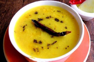ফোড়ন দিয়ে ডাল