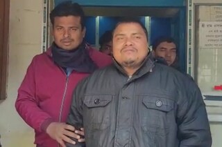 ভুয়ো শিক্ষক গ্রেফতার