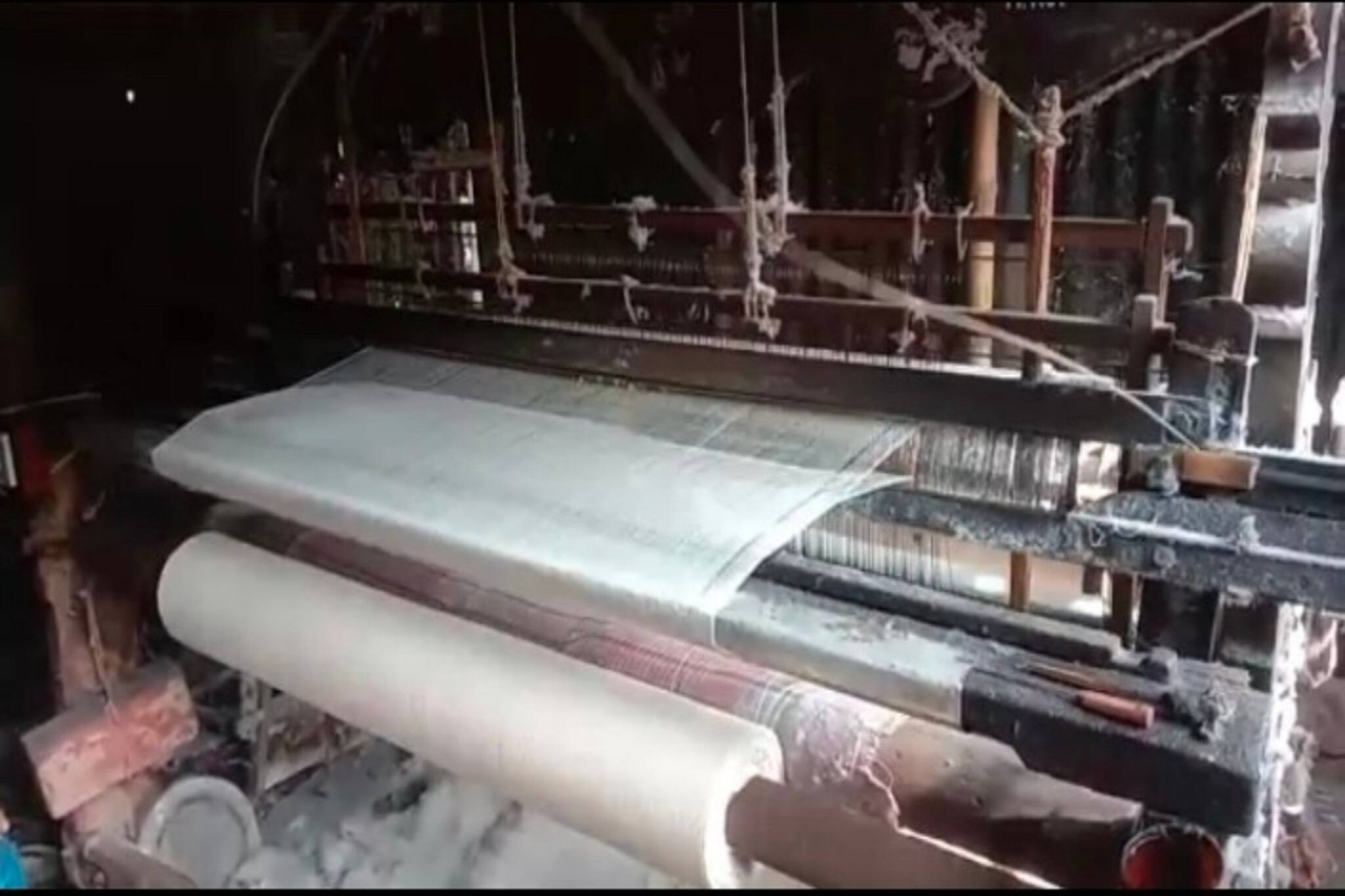 এক সময় বাংলার মুখ উজ্জ্বল করা এই শিল্পীরা আজ ভাতের চিন্তায় কাতর!