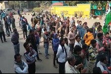 হকার উচ্ছেদের কথা ঘোষণা করেও ফের পিছু হটল রেল