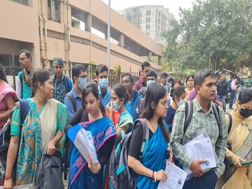 নিয়োগ নিয়ে নজরে 'পরীক্ষকরা'
