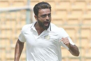 রঞ্জি ক্রিকেটে প্রথম বোলার হিসেবে নতুন ইতিহাস গড়লেন জয়দেব উনাদকাট