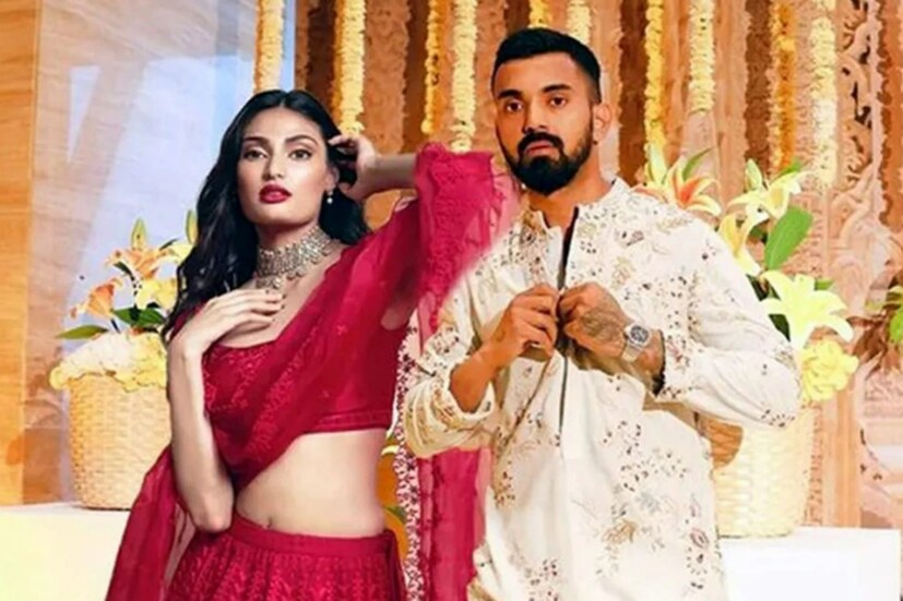 তিন দিনের বিয়ের অনুষ্ঠানে আমন্ত্রিত অতিথিদের অবশ্যই তাঁদের ফোন বন্ধ রাখতে হবে। বিয়ের স্থান থেকে কোনো ছবি এবং ভিডিও পোস্ট না করার পরামর্শ দেওয়া হয়েছে আমন্ত্রিত অতিথিদের।