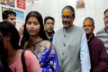 বীরভূমে একেবারে অন্য রূপে মলয় ঘটক, মন্দিরেও সকলের নজরে মন্ত্রী