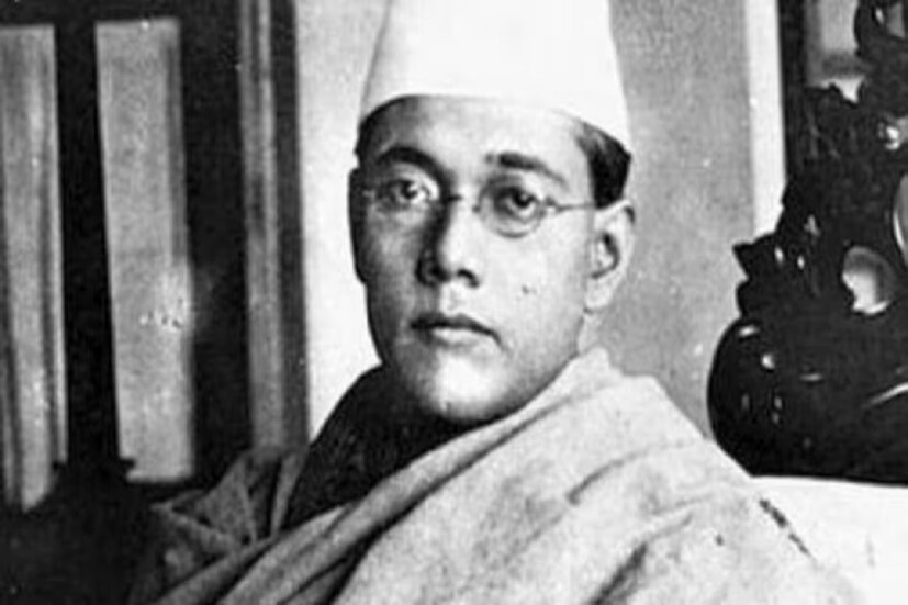 যদিও এ বিষয়ে বিতর্কের সূত্রপাত ১৯৬৩ সালে প্রধানমন্ত্রী জওহরলাল নেহরুকে পাঠানো শৌলমারী আশ্রমের সম্পাদক রমণীরঞ্জন দাসের লেখা একটি চিঠি। ওই চিঠিতে নেতাজি বিষয়ক বেশ কিছু তথ্য ছিল বলে প্রকাশ্যে আসে। চিঠি পাওয়ার পর ১৯৬৩ সালের ২৩ মে তারিখে বিষয়টি উদ্ধৃত করে ইনটেলিজেন্স ব্যুরোর ডিরেক্টর বি এন মল্লিককে একটি অত্যন্ত গোপনীয় মেমো পাঠান প্রধানমন্ত্রীর মুখ্য আপ্তসহায়ক কে রাম।