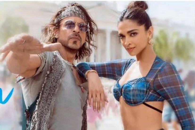 শাহরুখের ছবিতে মার্ভেলের ধাঁচে তৈরি হয়েছে ‘স্পাই ইউনিভার্স’। কোথাও যেন মিলে মিশে একাকার হয়ে গিয়েছে হলিউড, বলিউড৷ চোখ ধাঁধানো লোকেশন দেখতে দেখতে হঠাৎই লেগে যাবে অ্যাকশনের ঝটকা৷ যেই অ্যাকশনে পিছপা হননি বাকিরাও৷ শাহরুখের সঙ্গে পাল্লা দিয়ে বাজিমাত করেছেন দীপিকা পাড়ুকোন, জন আব্রাহাম৷ নিজ নিজ চরিত্রে মুগ্ধ করেছেন আশুতোষ রানা, ডিম্পল কপাডিয়া৷