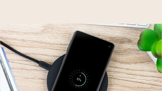 যে কোনও ফোন ওয়্যারলেস চার্জ করুন