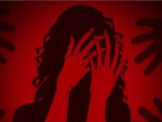 মহারাষ্ট্রে হাড় হিম করা ঘটনা! পুলিশ সেজে ১৭ বছরের নাবালিকাকে ধর্ষণ ও ভিডিও ফাঁসের হুমকি