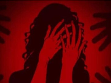 মহারাষ্ট্রে হাড় হিম করা ঘটনা! পুলিশ সেজে ১৭ বছরের নাবালিকাকে ধর্ষণ ও ভিডিও ফাঁসের হুমকি