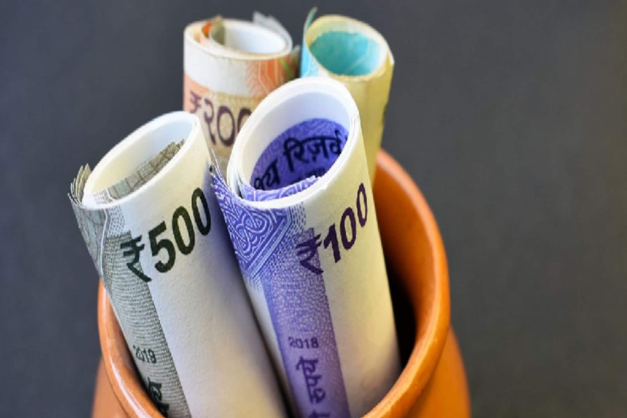 SSY vs PPF: দুইয়ের মধ্যে পার্থক্য কোথায়? কোনটা নিলে বেশি লাভ হবে?