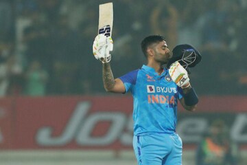 'শূন্য কুমার'! টি২০-র রাজা সূর্যকুমার একদিনের ক্রিকেটে এসে ফকির!