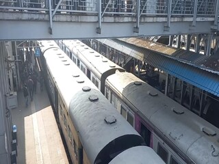 বাতিল পূর্বরেলের একগুচ্ছ ট্রেন 