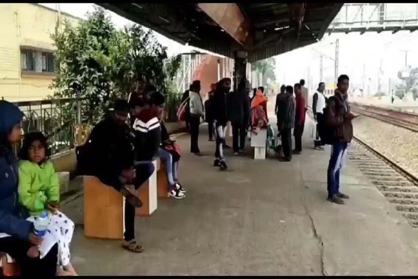 উত্তরপ্রদেশের আবহাওয়ার পরিবর্তন, প্রচণ্ড গরম পড়বে উত্তরপ্রদেশে তাপমাত্রা বাড়ার সঙ্গে সঙ্গে মানুষ ঠান্ডা থেকে স্বস্তি পেতে শুরু করেছে। কিছু তাপমাত্রা ৩০ ডিগ্রি সেলসিয়াস পর্যন্ত বাড়ছে।