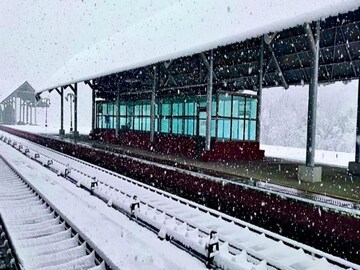 তুষারপাতে ভাইরাল রেলওয়ে স্টেশন 