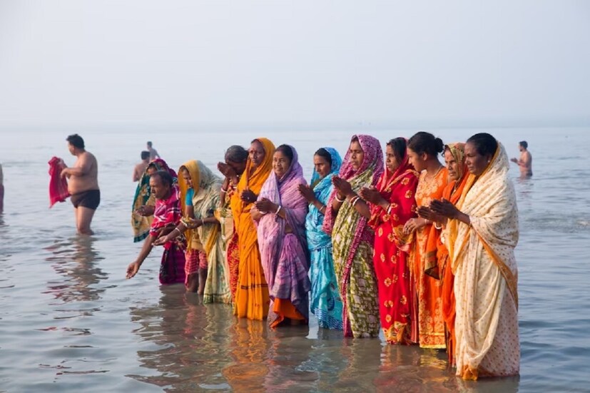 দুর্ঘটনা এড়াতে প্রতিটি ঘাটেই পুলিশি নজরদারির ব্যবস্থা করা হয়েছে। এছাড়াও নদীপথে ও চলছে টহলদারি সেখান থেকে বাসিন্দাদের জলের বেশি গভীরে নামতে নিষেধ করা হচ্ছে।