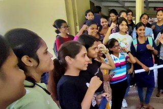 ঋতুস্রাবের জন্য ছুটি পাবে মেয়েরা! নতুন এই নিয়ম নিয়ে জানুন
