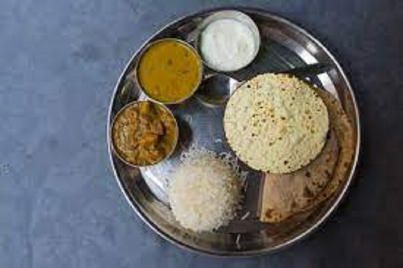 খাবার দাবারের উপরেও অনেকটা মা লক্ষ্মীর আগমন নির্ভর করে ৷ যেমন যে বাড়িতে মাংস বা মদ খাওয়া হয় সেই বাড়িতে থাকেন না মা লক্ষ্মী ৷ প্রতীকী ছবি ৷ 
