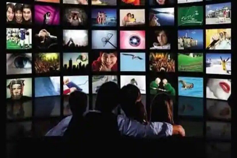 কেন্দ্রের নিউজ ও বিনোদনের চ্যানেল দূরদর্শন (Doordarshan – DD) অল ইন্ডিয়া রেডিও (All India Radio – AIR)-এর হাল ফেরাতে গেলে কেন্দ্রের পক্ষ থেকে ২,৫৩৯ কোটি টাকা খরচ করার সিদ্ধান্ত নিয়েছে ৷ প্রতীকী ছবি ৷ কেন্দ্রের নিউজ ও বিনোদনের চ্যানেল দূরদর্শন (Doordarshan – DD) অল ইন্ডিয়া রেডিও (All India Radio – AIR)-এর হাল ফেরাতে গেলে কেন্দ্রের পক্ষ থেকে ২,৫৩৯ কোটি টাকা খরচ করার সিদ্ধান্ত নিয়েছে ৷ প্রতীকী ছবি ৷