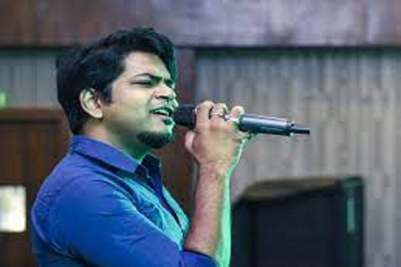 মোহর প্রসেনজিতের কাছে ধরা পড়ে গিয়েছিলেন কর্মসূত্রে মুম্বইয়ে গিয়ে তিনি তাঁর প্রিয় দাদা অর্থাৎ প্রসেনজিত চট্টোপাধ্যায়ের সেখানেই সেখানেই জানিয়েছেন যে এই সম্পর্ক টিকবে ৷ ফাইল ছবি ৷