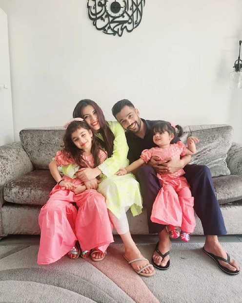 ২০১৬ সালে আমির ক্রিকেটে ফিরেছিলেন। তবে ক্রিকেটে রাজনীতির অভিযোগ তুলে ২০২০ সালে অবসর নেন। 