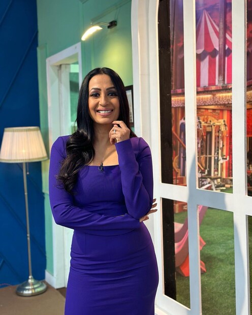 টিভি অভিনেত্রী কাশ্মীরা শাহও স্বাভাবিকভাবে গর্ভধারণ করতে পারেননি। সূত্রের খবর, একটা সময় এই অভিনেত্রী টানা ১৪ বার গর্ভধারণের চেষ্টা করেছিলেন। কিন্তু বারবারই তিনি ব্যর্থ হন। তবে সারোগেসির সাহায্যে আজ দুই সন্তানের মা কাশ্মীরা শাহ।