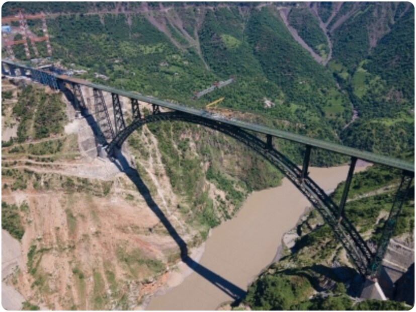 Chenab Bridge, Chenab Rail Bridge, Chenab Bridge Railway Track, worlds highest Railway bridge, Chenab Bridge Railway Line, Udhampur Srinagar Baramulla rail link project, Chenab Arch Bridge, Indian Railway, चिनाब रेल ब्रिज, सबसे ऊंचा रेल ब्रिज, चिनाब ब्रिज रेल लाइन, चिनाब ब्रिज रेलवे ट्रैक
