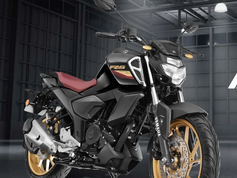 Yamaha FZ S FI-এর উপর এখন দারুণ অফার চলছে।  মাত্র ৭৯৯৯ টাকা  ডাউনপেমেন্ট করেই এই বাইক বাড়িতে নিয়ে আসতে পারেন।