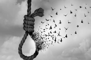 মৃত কলেজছাত্রী