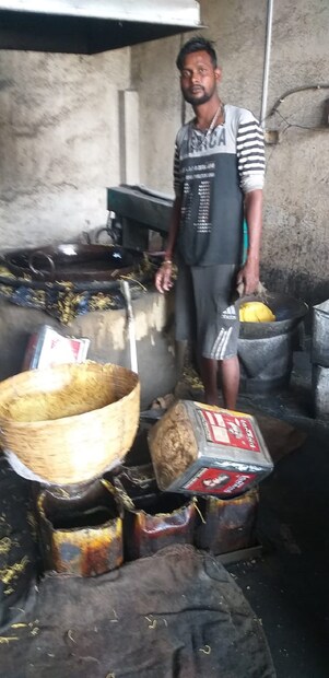 আসানসোল: নকল চানাচুর বানানোর কারখানার হদিশ। ধৃত এক। রীতিমতো কারখানা করে নকল চানাচুর তৈরি করা হত। গোপন সূত্রে খবর পেয়ে আসানসোল-দুর্গাপুর পুলিশের হানা কারখানায়। ঘটনাটি ঘটেছে আসানসোল দক্ষিণ থানার অন্তর্গত রাঙানিয়া পাড়ার আম্বেদকর রোডে।