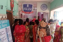 ‘আগে জানলে এ পাড়ায় বিয়েই করতাম না’ অন্য পাড়ায় জল নিতে গিয়ে ভিডিও ভাইরাল...