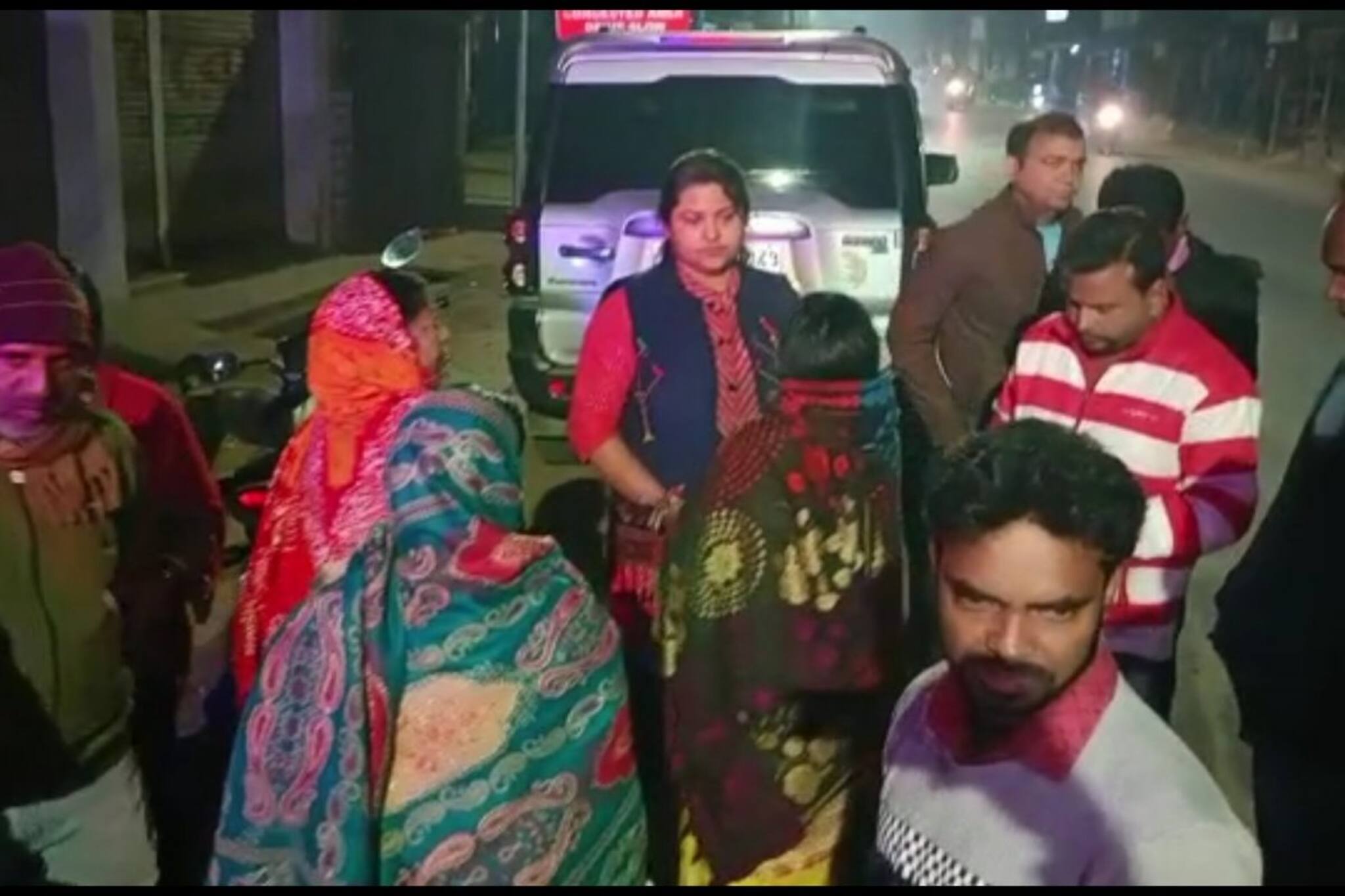 ভয়ে কেঁপে উঠছে মানুষ, এলাকা হয়ে উঠেছে অপরাধের আঁতুড়ঘর! প্রতিবাদ করলেই...