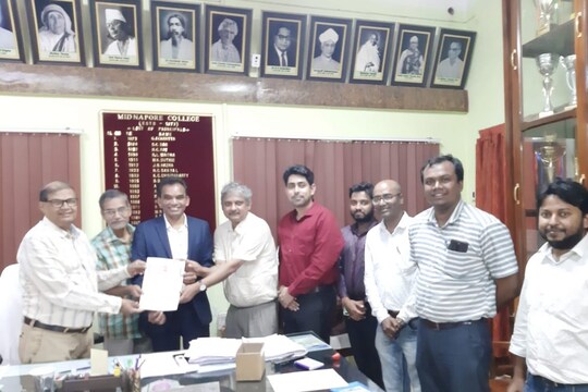 স্বাক্ষরিত হয়েছে মৌ চুক্তি
