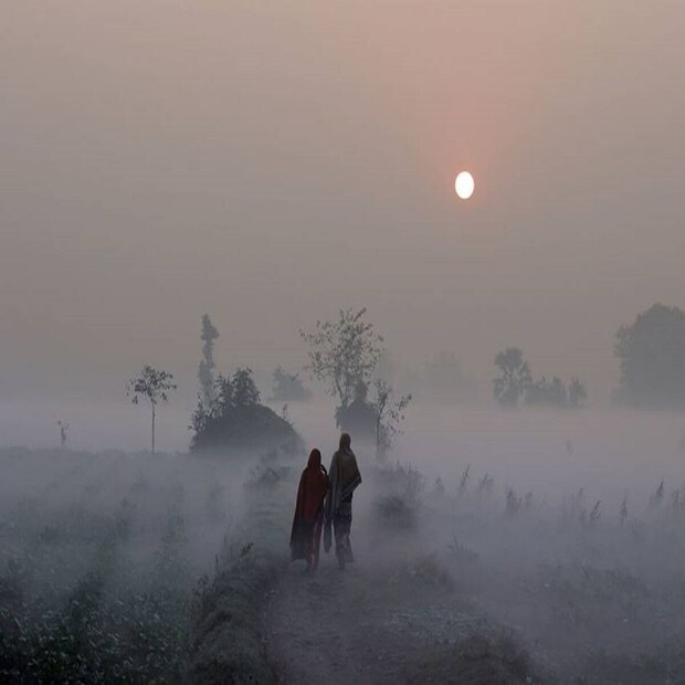 আবহাওয়া দফতরের পূর্বাভাস, এমনিতেই আবহাওয়া থাকবে শুকনো ৷ সকালের দিকে হালকা কুয়াশা থাকবে ৷ কলকাতায় সর্বনিম্ন তাপমাত্রা ২০ ডিগ্রি সেলসিয়াস থাকবে ৷ 