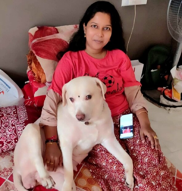 বদ ময়না ওরফে তনুশ্রী রায় আদতে বাংলাদেশের খুলনার বাসিন্দা। সোশ্যাল মিডিয়ায় অবশ্য তনুশ্রীকে সকলে ময়না নামেই চেনেন। সোশ্যাল মিডিয়ায় তনুশ্রী ও সন্তুর কাণ্ডকারখানা দেখার জন্য লক্ষ লক্ষ মানুষ অধীর আগ্রহে অপেক্ষা করে থাকেন।