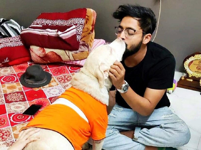 আকর্ষণীয় একটা তথ্য হল বাংলাদেশের বাড়ি হলেও সন্তুর বেশি ফ্যান এপার বাংলায়। তবে শুধু ভারত ও বাংলাদেশ নয়, বিশ্বের নানান প্রান্তেই সন্তুর ফ্যান ছড়িয়ে ছিটিয়ে আছে