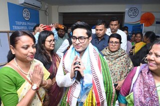 ত্রিপুরায় দলীয় দফতরে অভিষেক বন্দ্যোপাধ্যায়৷ ত্রিপুরায় দলীয় দফতরে অভিষেক বন্দ্যোপাধ্যায়৷