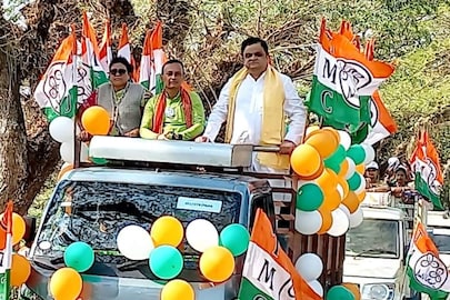মন্ত্রী ব্রাত্য বসু