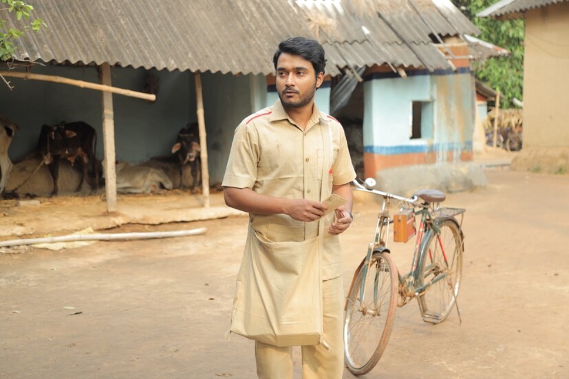দিতিপ্রিয়ার সঙ্গে প্রথমবার অভিনয় করছেন সুহোত্র মুখোপাধ্যায়। তার কাছে ডাকঘর এক বড় নস্টালজিয়া। তাঁর কথায়, &quot;ছোটবেলায় যে চিঠি ডাকঘর দেখে এসেছি তা আজও অন্তরে রয়ে গিয়েছে। তবে এই ছবি শুধুমাত্র ডাকঘর বা পোস্ট অফিসের গল্প নয়। চিঠির ভিতরে অনেক আবেগ ও অনুভূতি লুকিয়ে রয়েছে। যা পড়তে পড়তে উঠে আসবে। অত্যন্ত সহজ সরল এক ওয়েব সিরিজ।&quot;