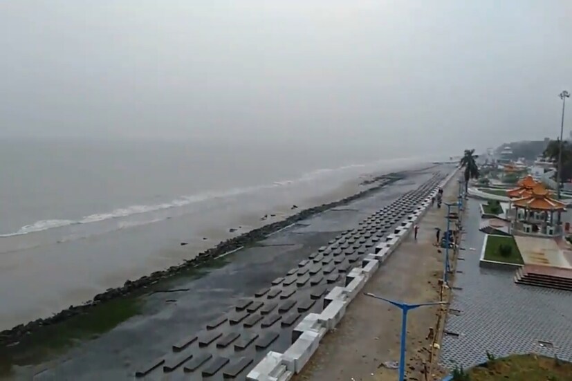 পূর্ব মেদিনীপুর জেলার শিল্পাঞ্চল শহর হলদিয়ায় সর্বোচ্চ তাপমাত্রা ৩২ ডিগ্রি সেলসিয়াস। সর্বনিম্ন তাপমাত্রা ২৩ ডিগ্রি সেলসিয়াস। হলদিয়ার সর্বনিম্ন তাপমাত্রা স্বাভাবিক তাপমাত্রার চেয়ে ২ ডিগ্রি বেশি। বাতাসে আপেক্ষিক আর্দ্রতার সর্বোচ্চ পরিমাণ ৮৬ শতাংশ। হলদিয়াতেও বাড়ল সর্বনিম্ন তাপমাত্রা। হলদিয়া জুড়েও বসন্তের হাওয়া।
