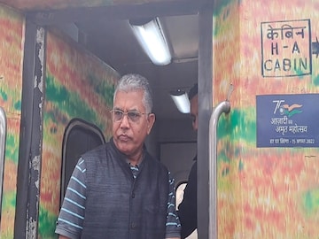 বিজেপি বাংলা ভাগ চায় না, শিলিগুড়িতে বললেন দিলীপ ঘোষ, পালটা বিজেপিকে খোঁচা গৌতম দেবের