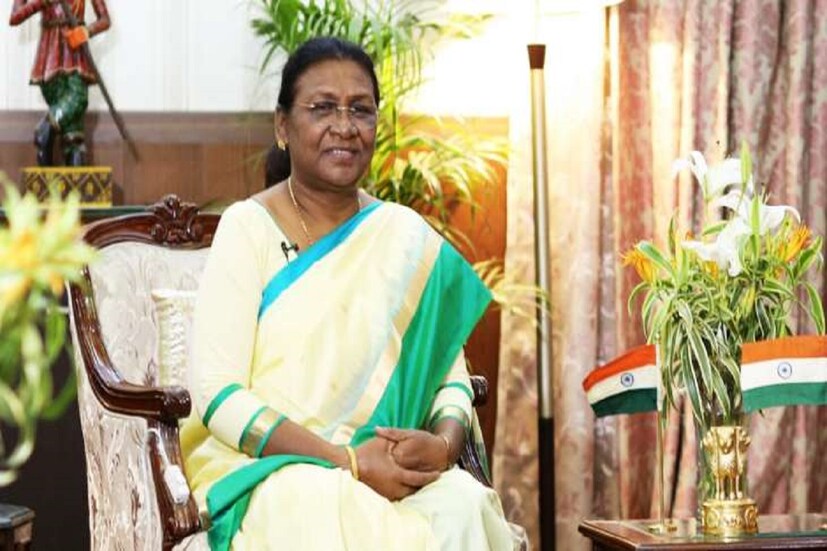 রাষ্ট্রপতি দ্রৌপদী মুর্মুর নির্দেশ মত রাষ্ট্রপতি ভবনে পেঁয়াজ, রসুন ছাড়া শুধুই নিরামিষ খাবার রান্না হয় ৷ রান্নাবান্না রাত ৯টার মধ্যেই হয়ে যায় ৷ ফাইল ছবি ৷