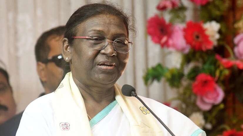যাতে কোনও রকমের ভুল না হয়ে আগের দিক এই নিয়ে অনুশীলনও করেছিলেন রাষ্ট্রপতি ৷ ফাইল ছবি ৷